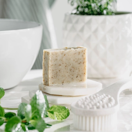 MIODOWA MYDLARNIA Mydło z woskiem pszczelim ROZMARYN Z MIĘTĄ, 90g