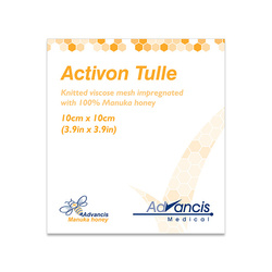 Activon Tulle opatrunek nasączony leczniczym miodem Manuka z siatki wiskozowej 10 cm x 10 cm